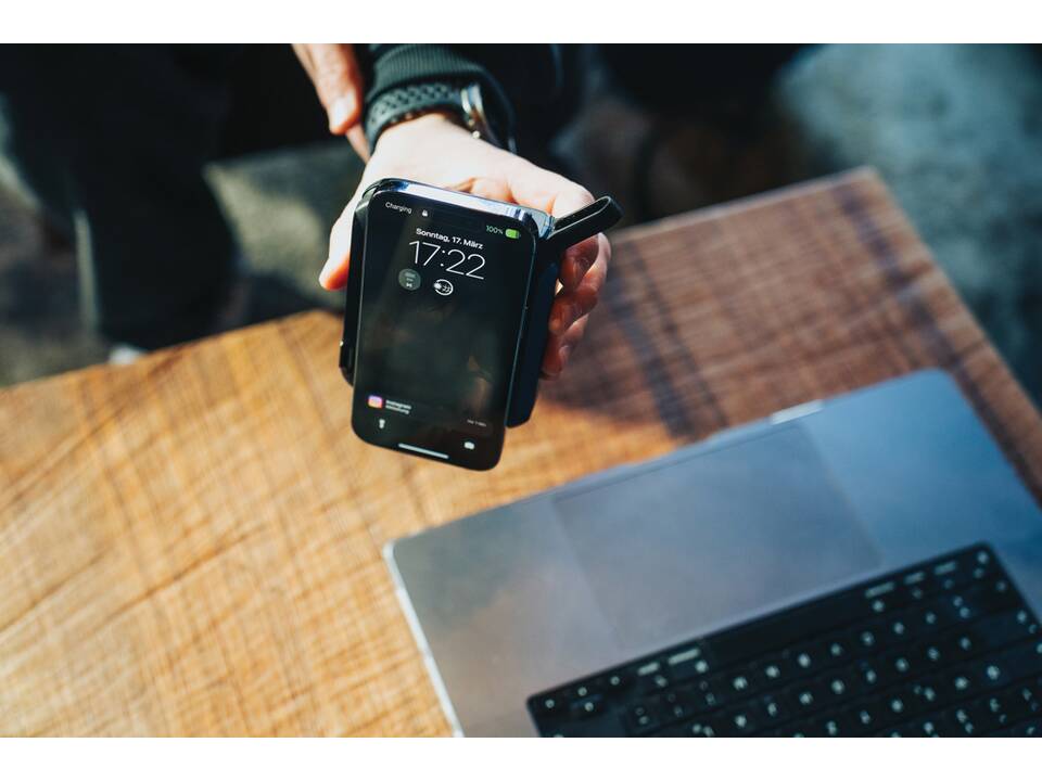 Urban Vitamin Oxnard 5 in 1 65W universal charger 18