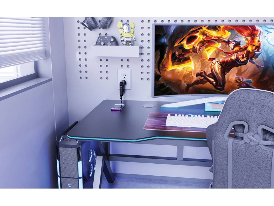 Urban Vitamin Oxnard 5 in 1 65W universal charger 22