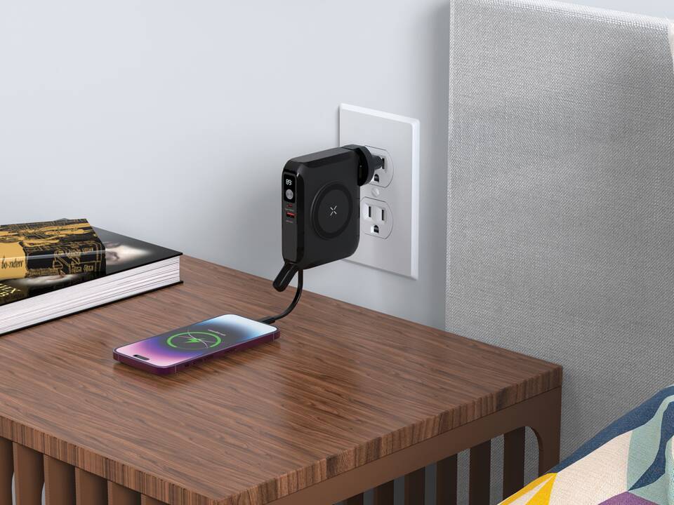 Urban Vitamin Oxnard 5 in 1 65W universal charger 23