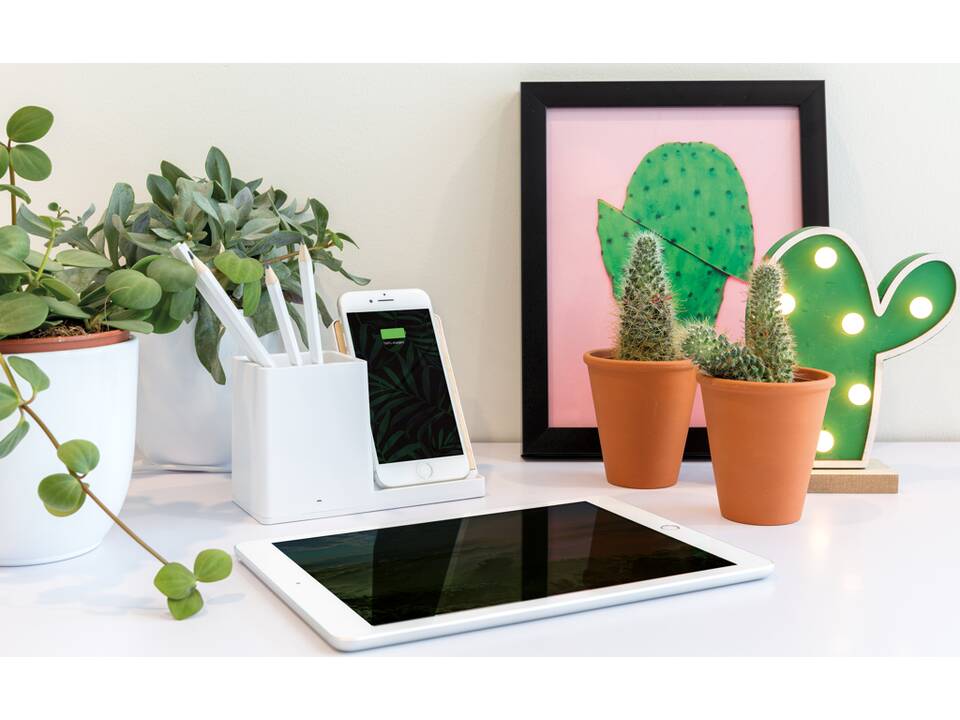 Ontario FSC® & RCS recycled plastic 10W wireless charger 22