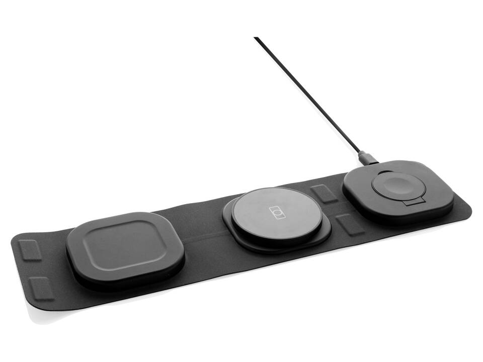 Swiss Peak RCS rplastic 3-in-1 wireless 15W travel charger 1