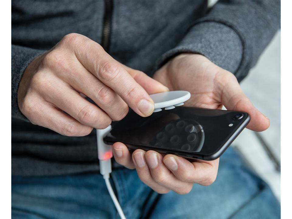 Stick 'n Watch 5W wireless charger 11