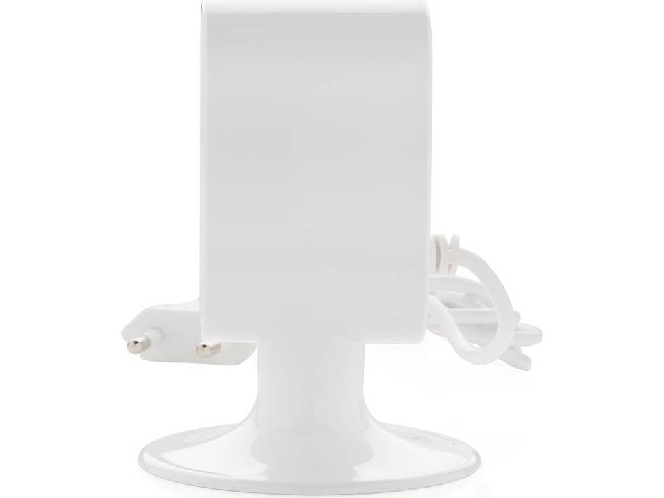 3 port USB desk charger 3