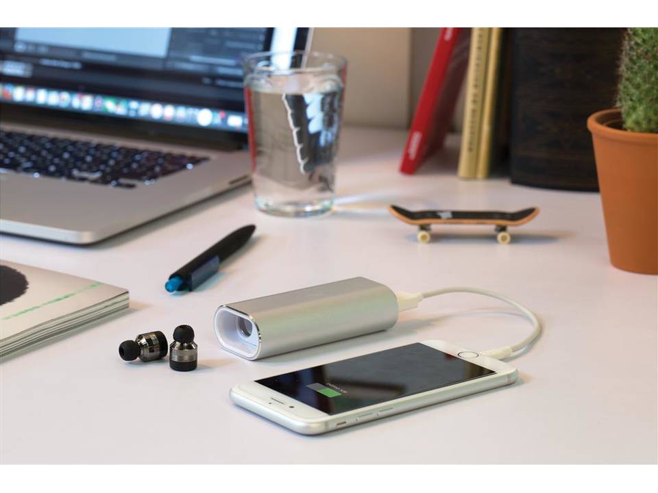 True wireless earbuds with 2.000 mAh powerbank 8