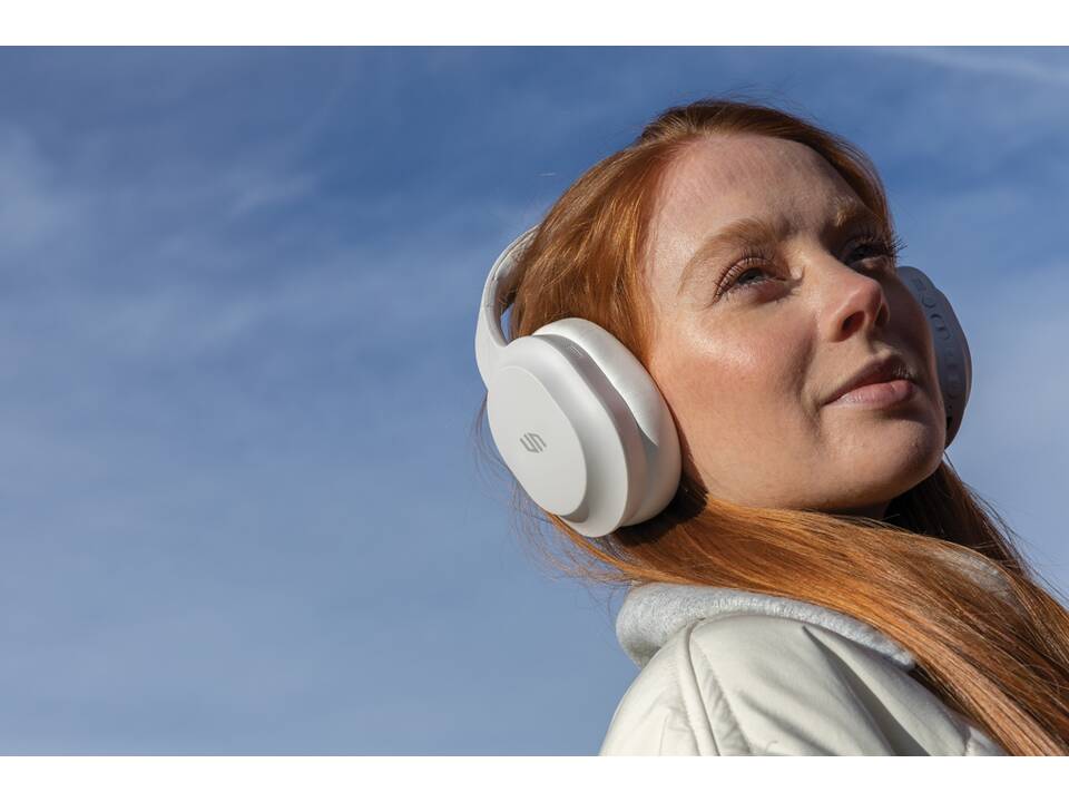 Urban Vitamin Freemond wireless ANC headphone 35