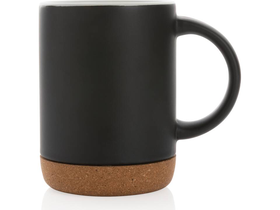 Ceramic mug with cork base 2