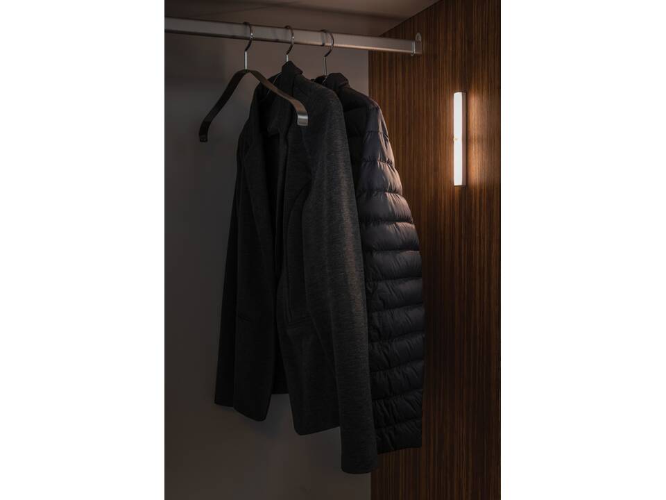 USB-rechargeable motion sensor LED light medium 8