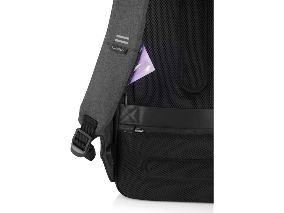Bobby Tech anti-theft backpack 8