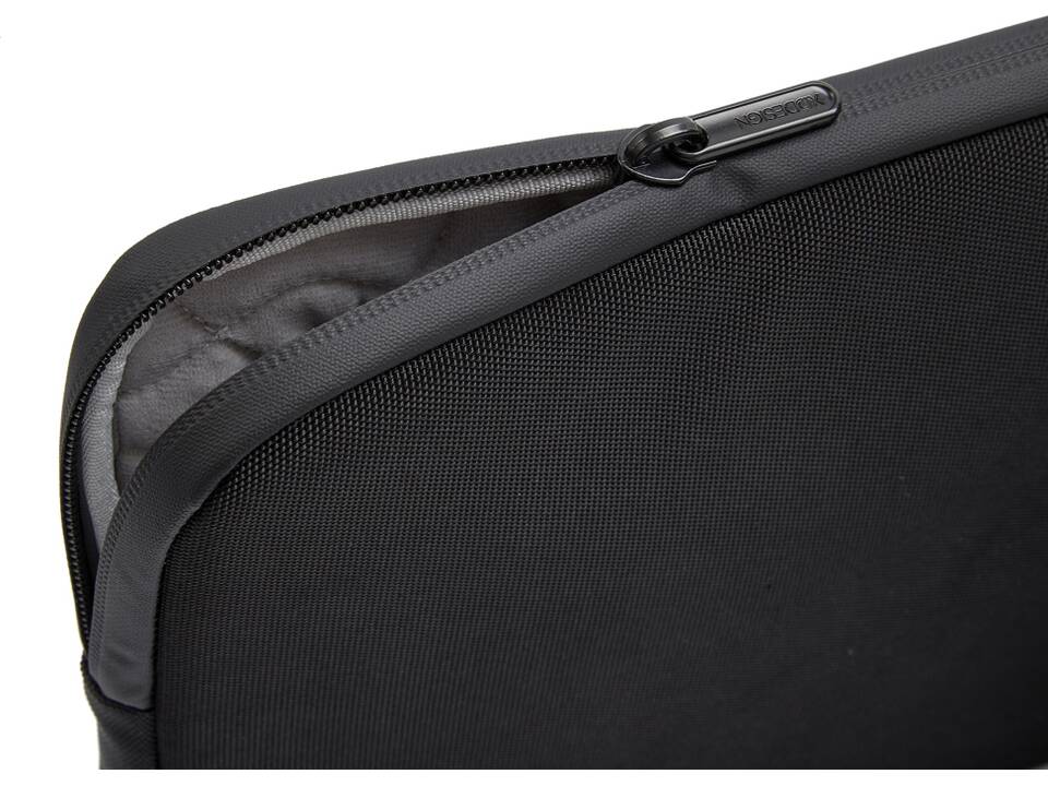 XD Design 16" Laptop Sleeve 10
