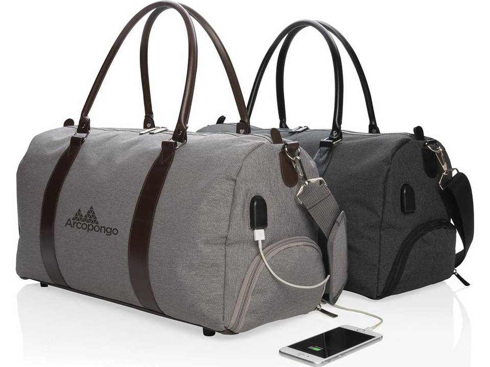 Weekend bag with USB output 2