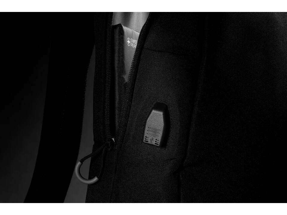 Swiss Peak AWARE™ RFID and USB laptop backpack 11