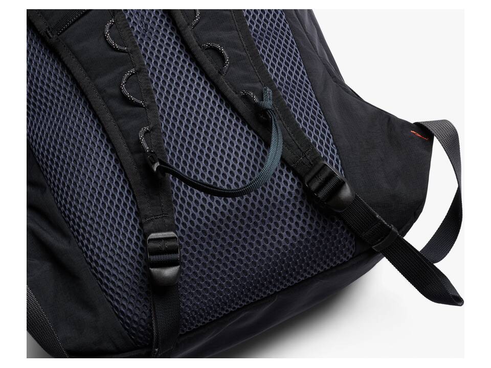 Bellroy Lite Daypack 7