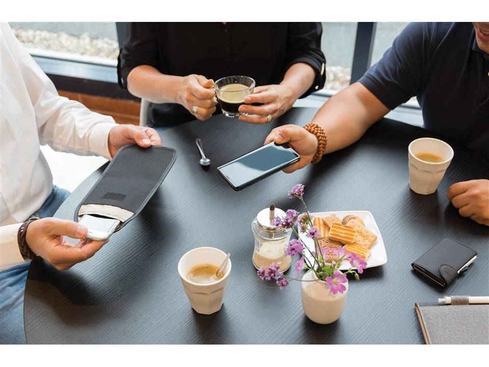 Phone case with signal blocking and anti radiation 7