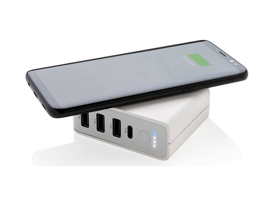 Travel adapter wireless powerbank 3