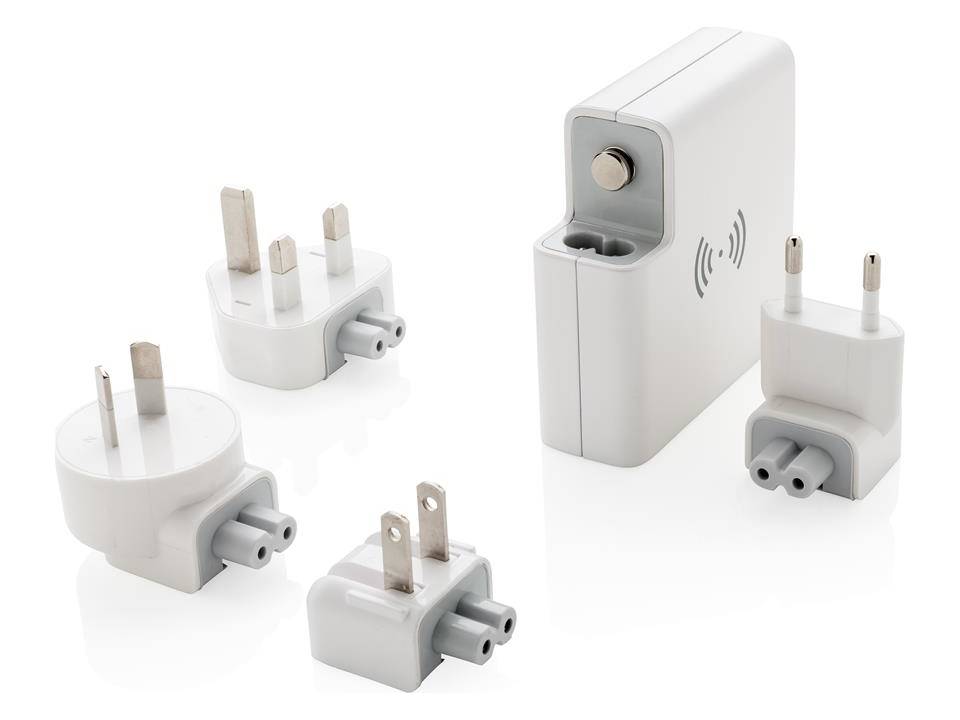 Travel adapter wireless powerbank 4