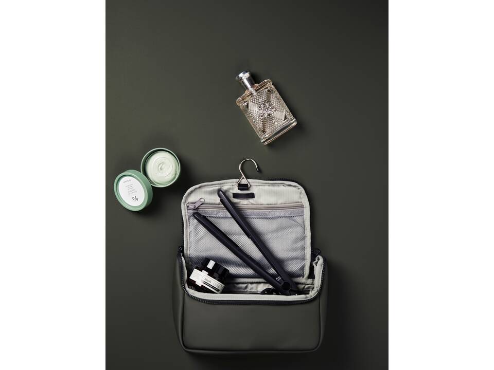 VINGA Baltimore travel toiletry bag 12