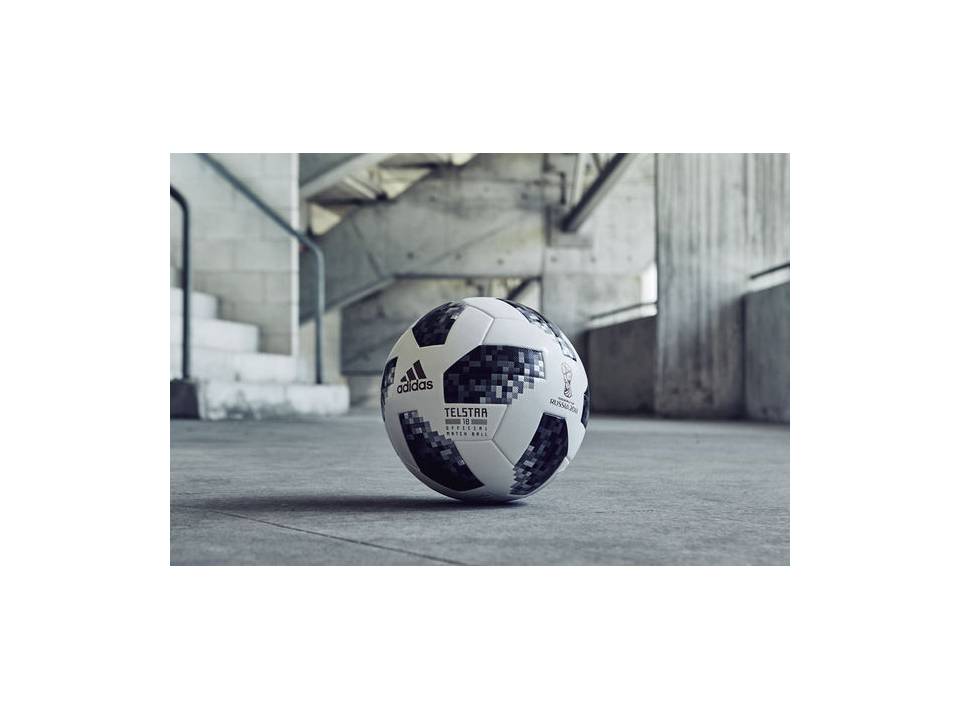 Promo Deluxe soccer and football balls 14
