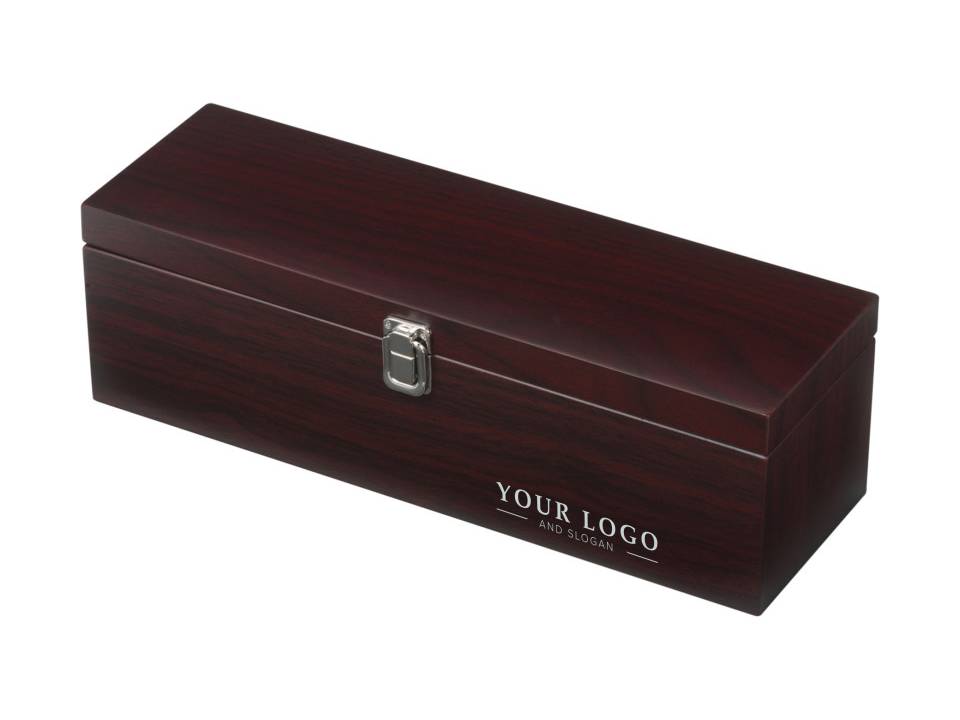 Wine set in wooden gift box 2