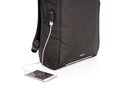 Swiss Peak AWARE™ RFID and USB laptop backpack 7