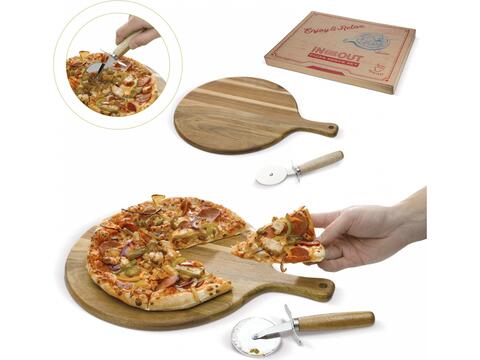 Pizza board with cutter