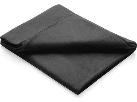 Fleece blanket in pouch