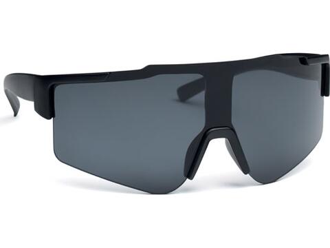 Mirrored sports sunglasses