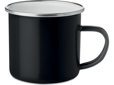 Metal mug with enamel layer