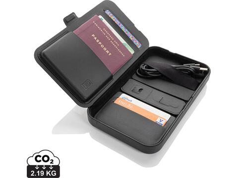 Swiss Peak RCS recycled travel case with 3 in 1 charger
