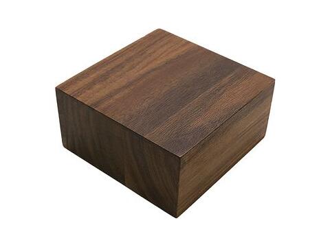 Magnetic wall cube in acacia wood