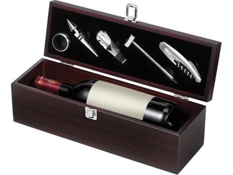 Wine set in wooden gift box