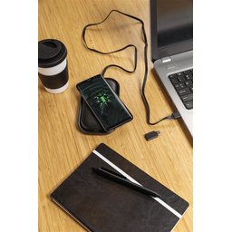 Draadloze 5000 mAh powerbank met base-sfeerbeeld