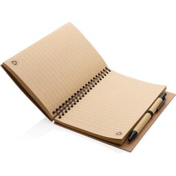 Kraft spiraal notitieboekje met pen-open