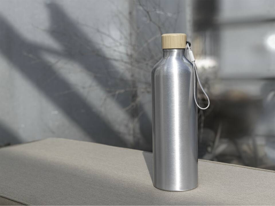 Bouteille d'eau Malpeza de 1 000 ml en aluminium recyclé certifié RCS 6