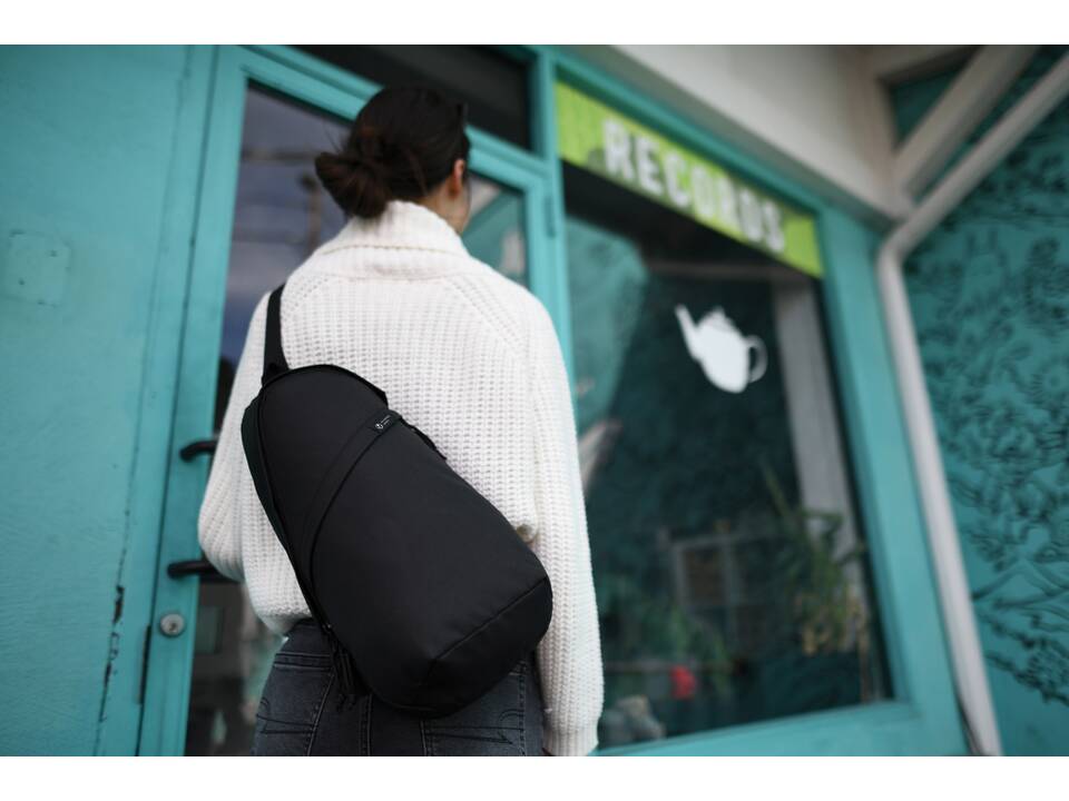 Sac bandoulière en rPET AWARE™ Renew 7