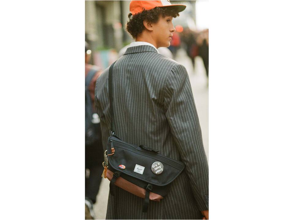 Sacoche à bandoulière Herschel Cove recyclée de 22,5 L 3