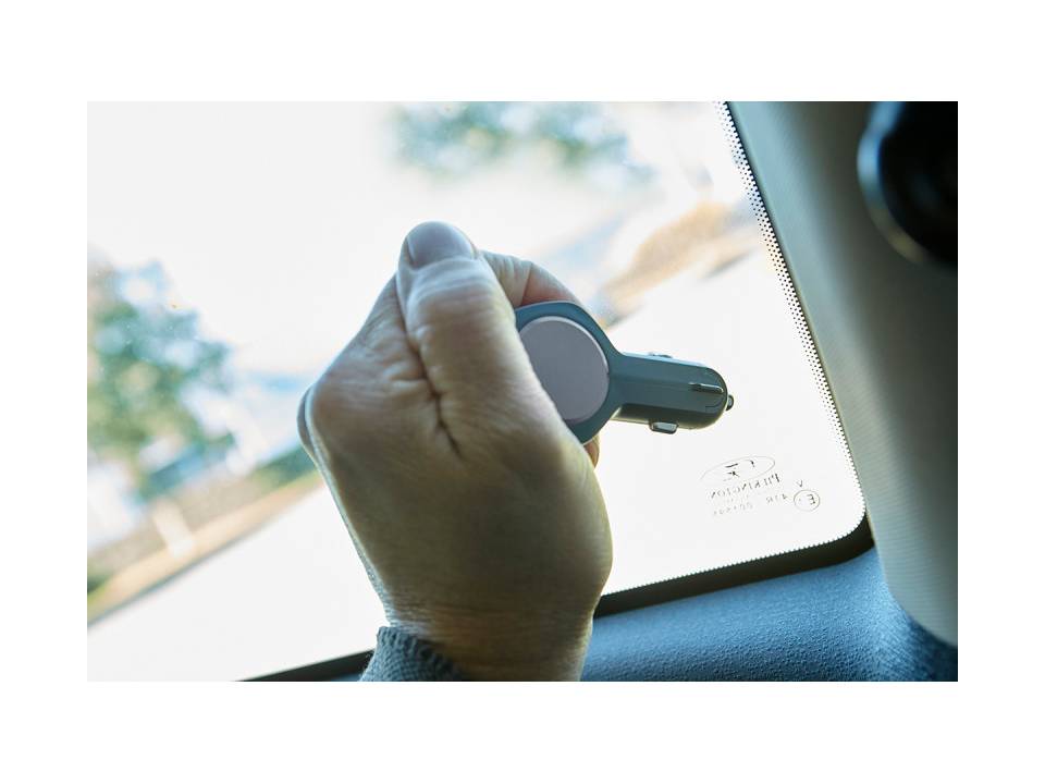 Prise allume-cigare avec double sortie USB 4