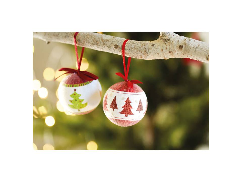 Boule de Noël et boîte. 2