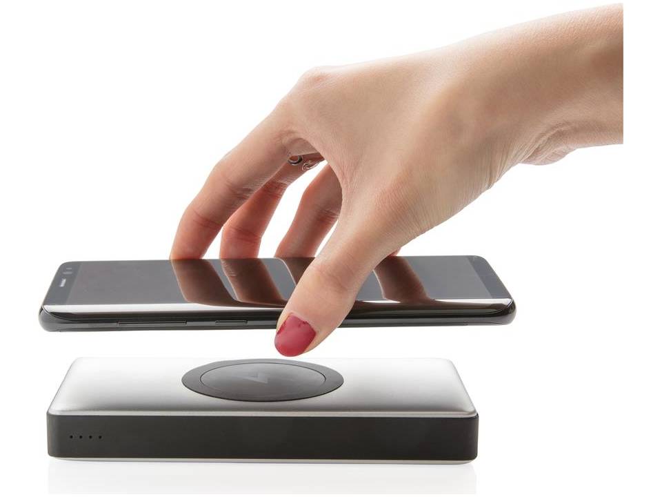 Batterie 10000 mAh avec Power Delivery et induction 11