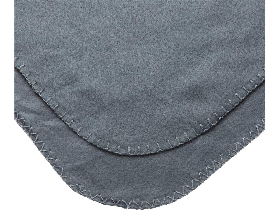 Couverture polaire dans une pochette 9