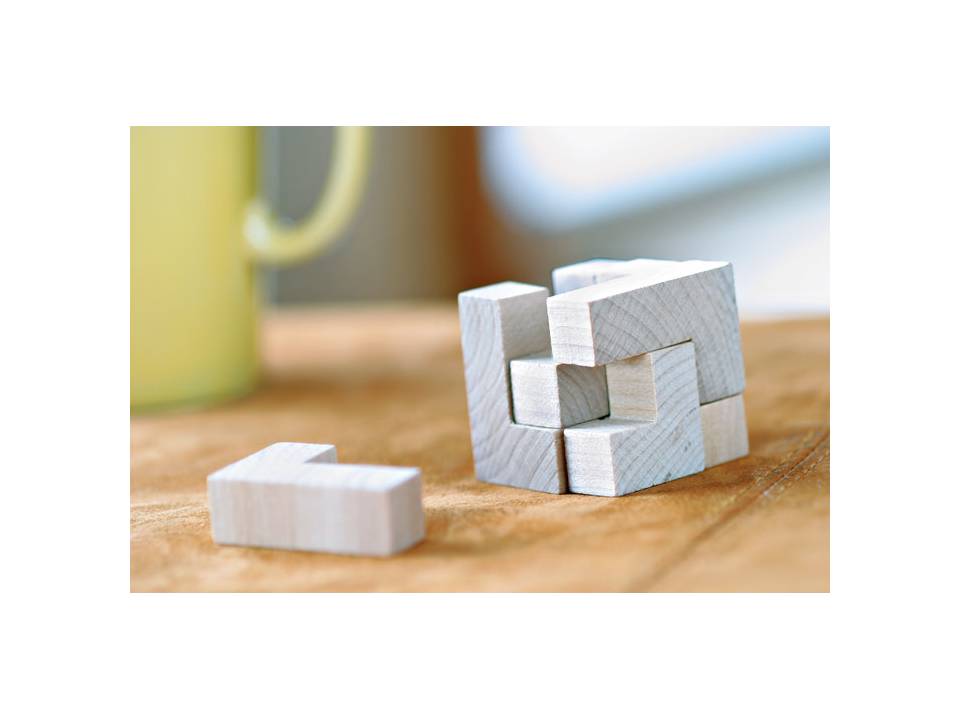 Puzzle en bois dans un sac 2