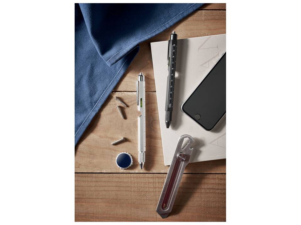 Stylo Niveau et lampe 6