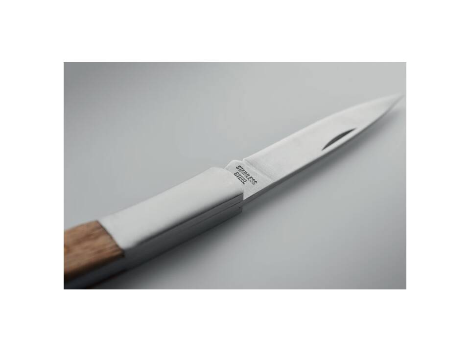 Couteau pliable en acacia 10