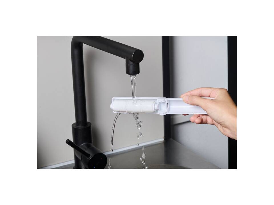 Rouleau adhésif réutilisable 8