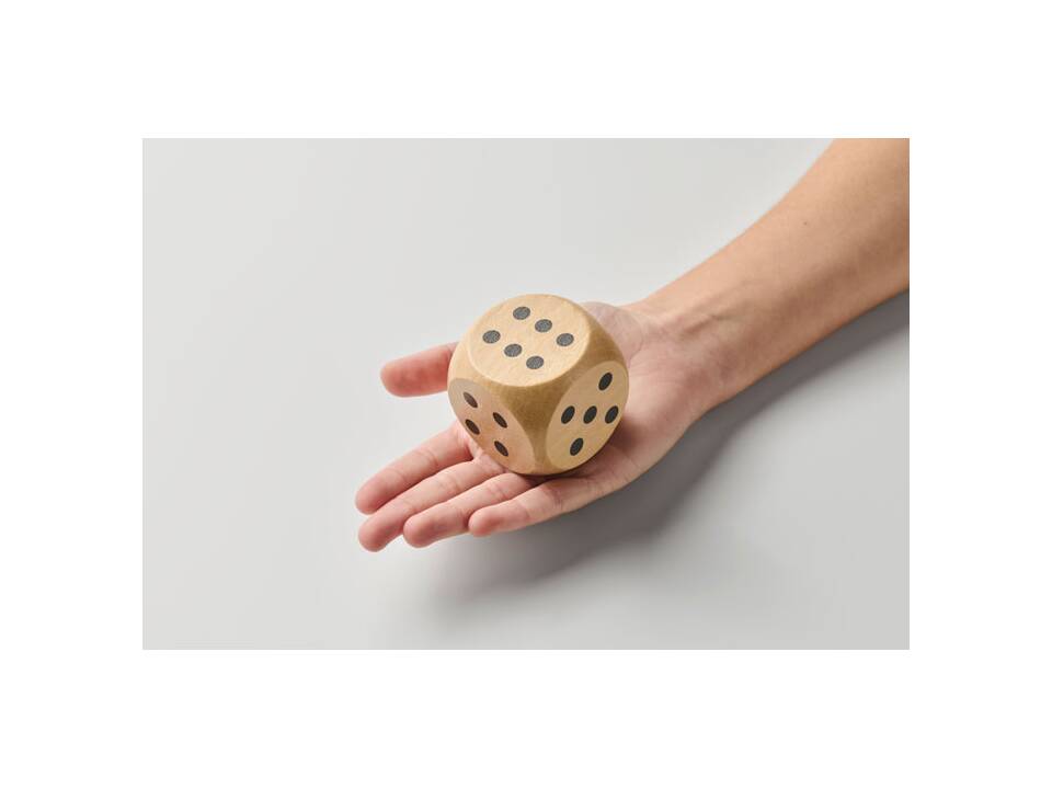 Dés en bois Schima de 5cm dia 1