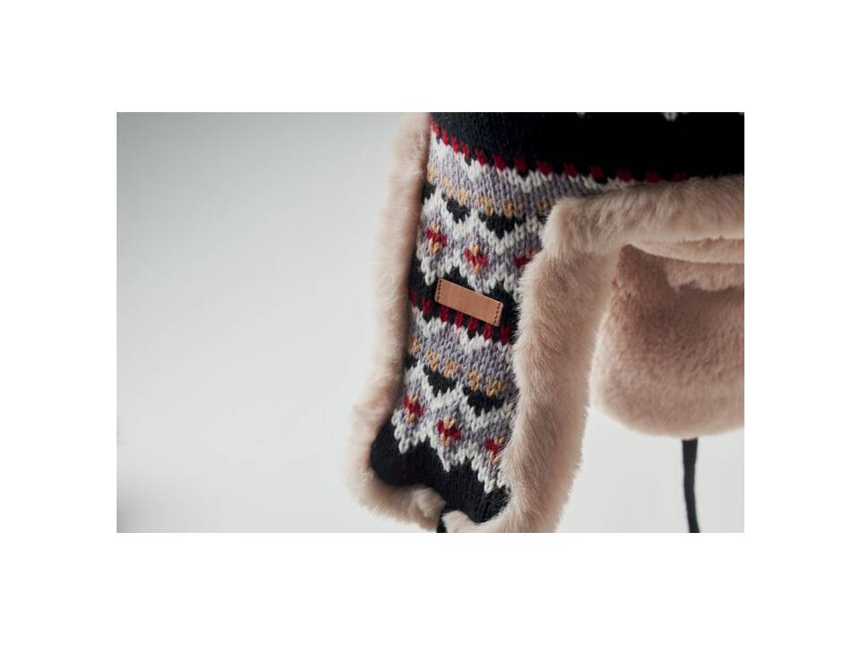 Bonnet avec caches-oreilles 8