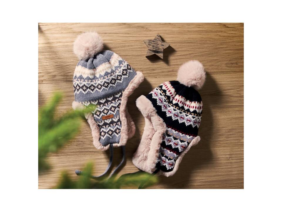 Bonnet avec caches-oreilles 12