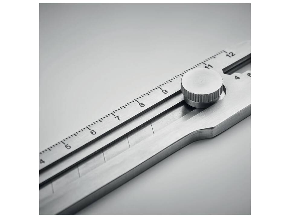 Cutter rétractable multi-outils 2