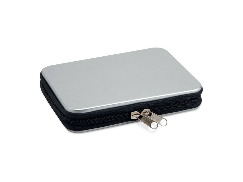 Jeu d'outils dans une boite 2