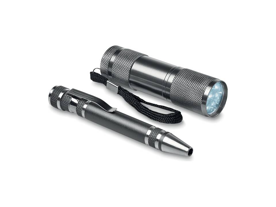 Lampe et tournevis 4