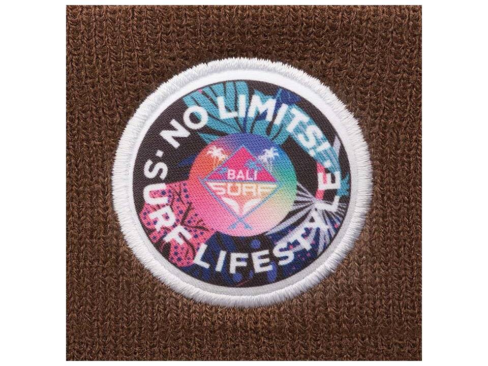 Bonnet jacquard sur mesure en RPET avec pompon – design entièrement personnalisé 4